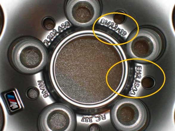 Надписи на диске колеса